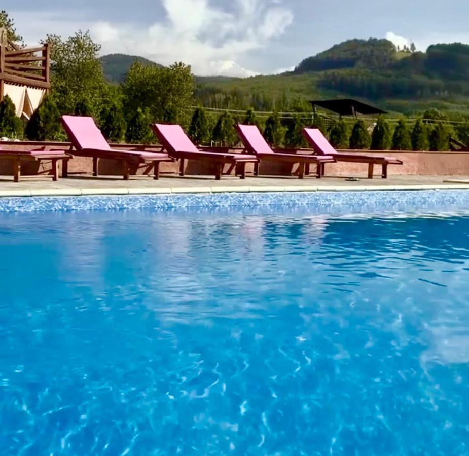 Four Seasons In Carpathians Hotel Migovo Ngoại thất bức ảnh